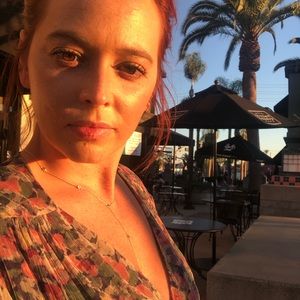 Meet your Posher, Claire